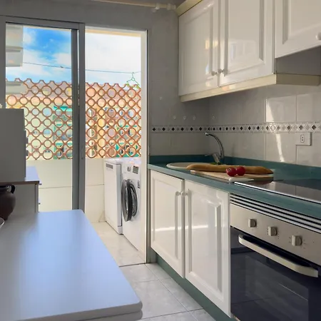 3 Bedrooms, 2 Bathrooms, Sea View, Pool, Tennis Court Appartement *