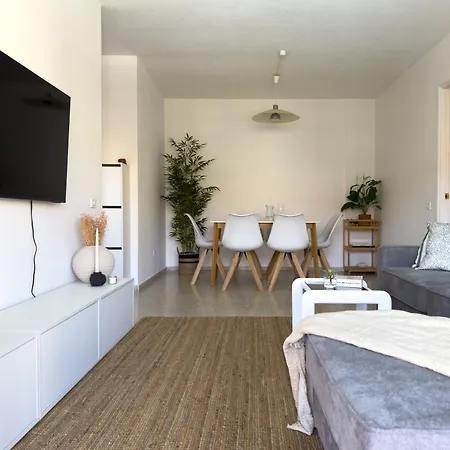 3 Bedrooms, 2 Bathrooms, Sea View, Pool, Tennis Court *