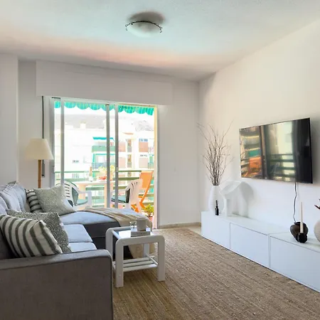 3 Bedrooms, 2 Bathrooms, Sea View, Pool, Tennis Court * Arona (Tenerife)