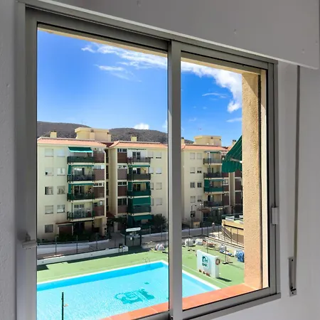 3 Bedrooms, 2 Bathrooms, Sea View, Pool, Tennis Court